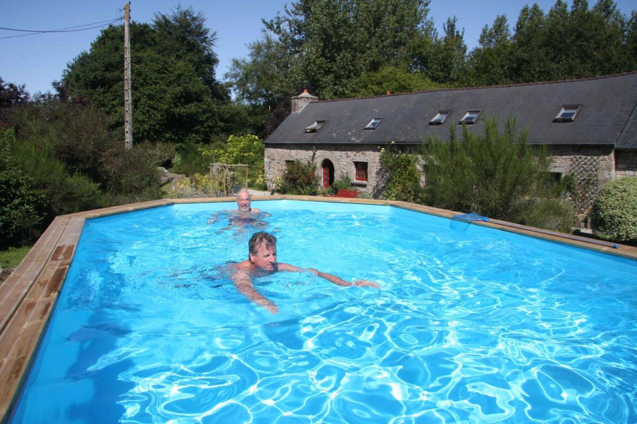 Chez Ker Anna Bed & Breakfast Canihuel Bagian luar foto