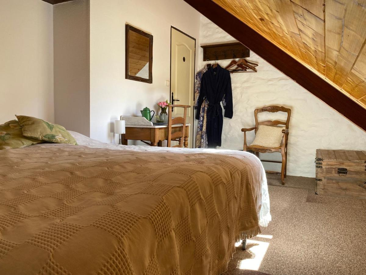 Chez Ker Anna Bed & Breakfast Canihuel Bagian luar foto